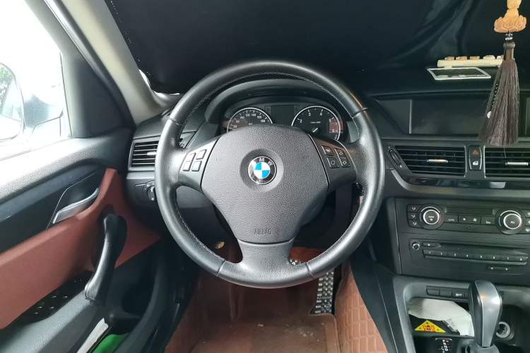 Used BMW X1 2012 sDrive18i Luxury Edition Steering Wheel