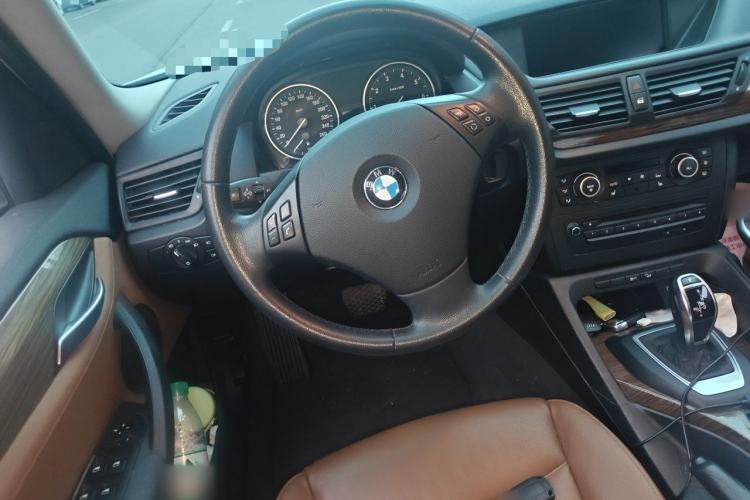 Used BMW X1 2012 xDrive20i Luxury Model Steering Wheel