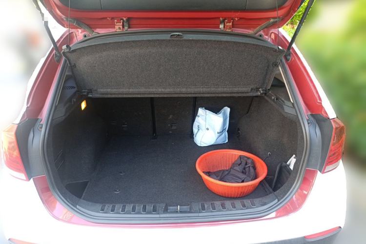 Used BMW X1 2012 xDrive20i Trunk
