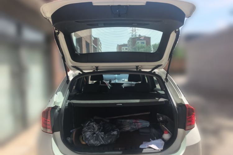Used BMW X1 2012 sDrive18i Luxury Edition Trunk