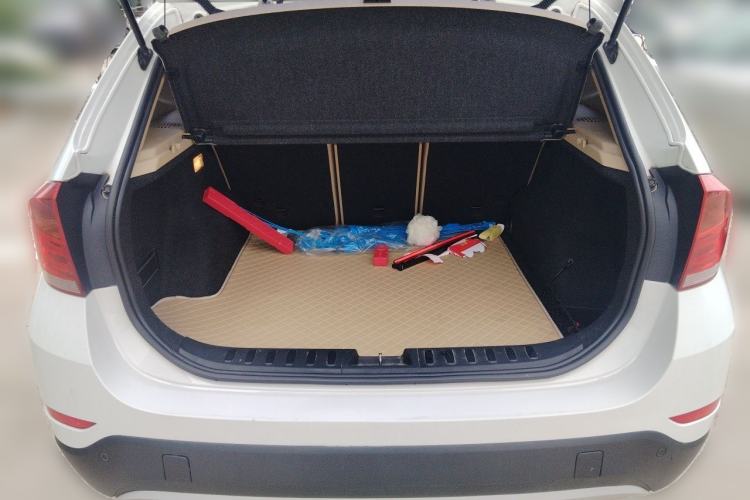 Used BMW X1 2012 sDrive18i Luxury Edition Trunk