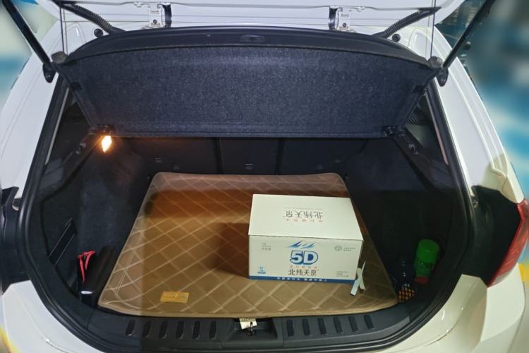 Used BMW X1 2012 sDrive18i Luxury Edition Trunk