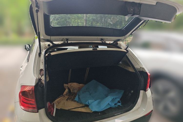 Used BMW X1 2012 xDrive20i Trunk