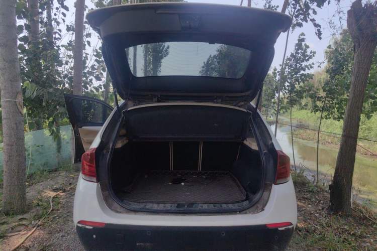Used BMW X1 2012 sDrive18i Luxury Model Trunk