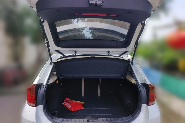 Used BMW X1 2012 sDrive18i Luxury Edition Trunk
