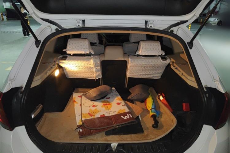Used BMW X1 2012 sDrive18i Luxury Edition Trunk