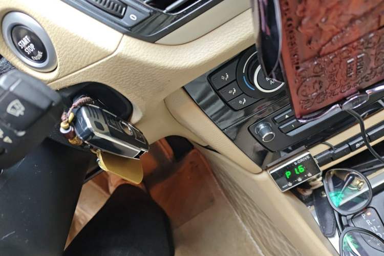 Used BMW X1 2012 sDrive18i Luxury Edition Vehicle Key
