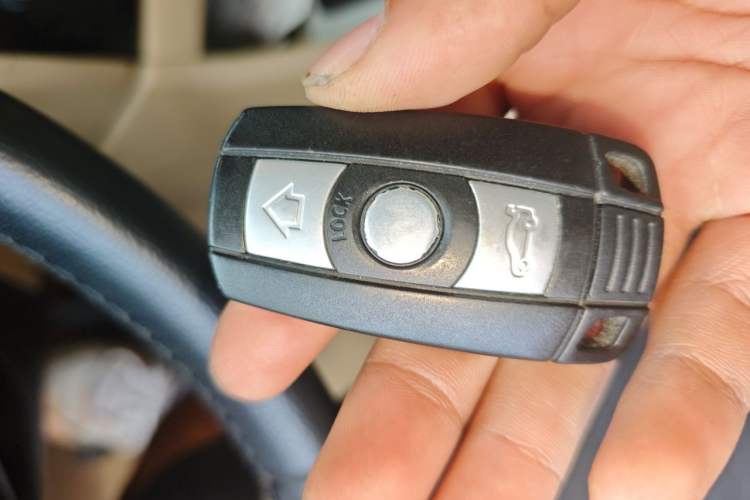 Used BMW X1 2012 sDrive18i Luxury Edition Vehicle Key