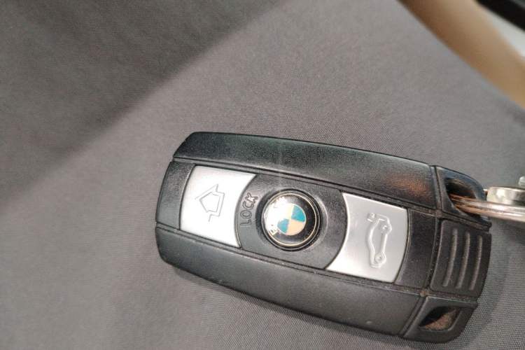 Used BMW X1 2012 sDrive18i Luxury Edition Vehicle Key