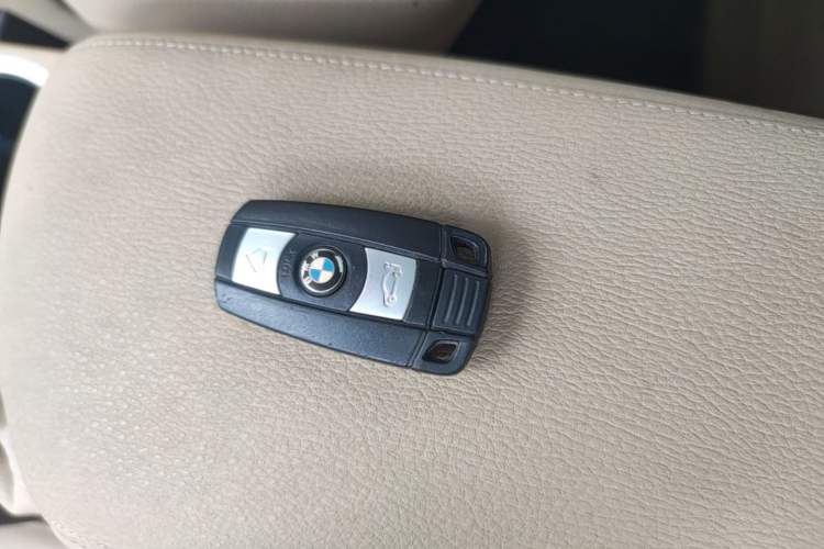Used BMW X1 2012 sDrive18i Luxury Edition Vehicle Key