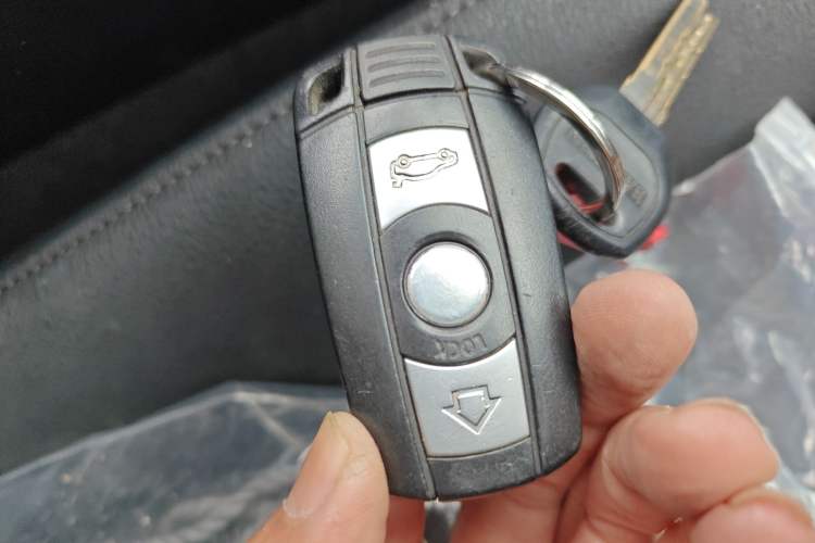 Used BMW X1 2012 sDrive18i Luxury Edition Vehicle Key