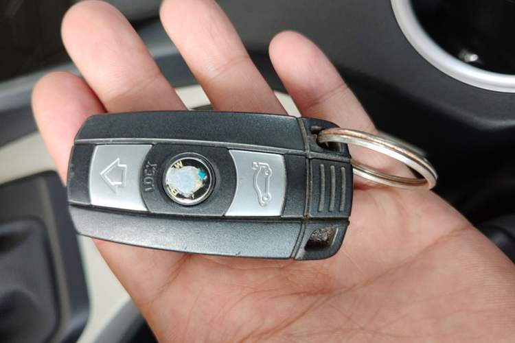 Used BMW X1 2012 sDrive18i Luxury Edition Vehicle Key