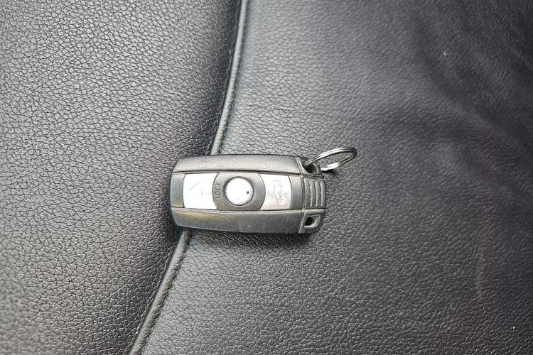 Used BMW X1 2012 sDrive18i Luxury Edition Vehicle Key