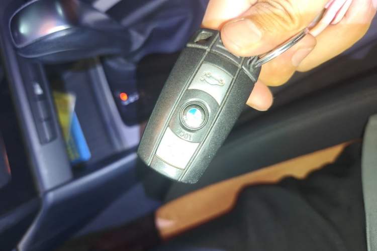 Used BMW X1 2012 sDrive18i Luxury Edition Vehicle Key