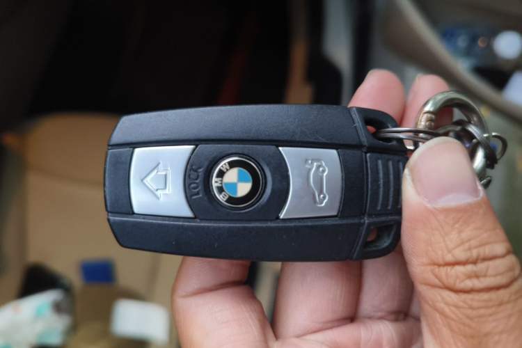 Used BMW X1 2012 sDrive18i Luxury Edition Vehicle Key
