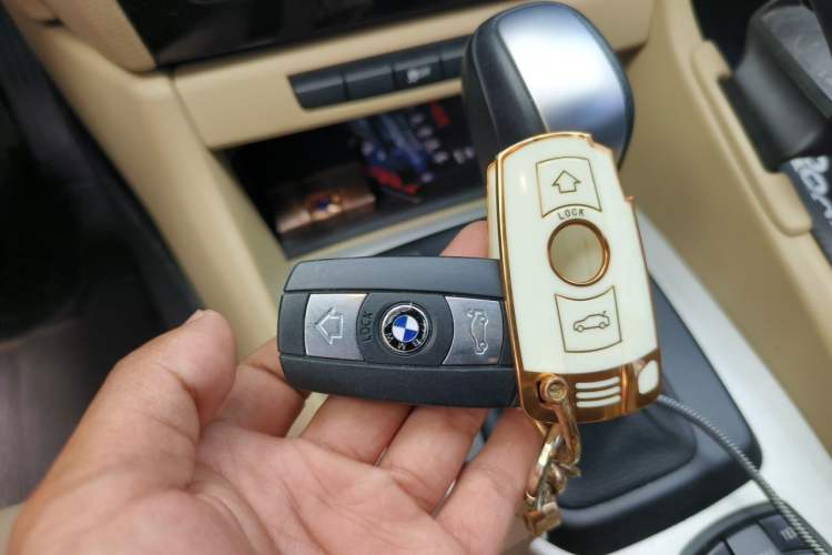 Used BMW X1 2012 sDrive18i Luxury Edition Vehicle Key
