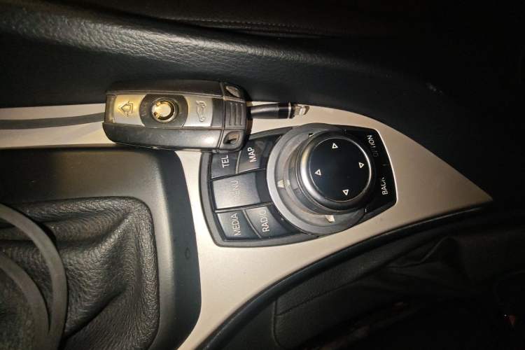 Used BMW X1 2012 sDrive18i Luxury Edition Vehicle Key