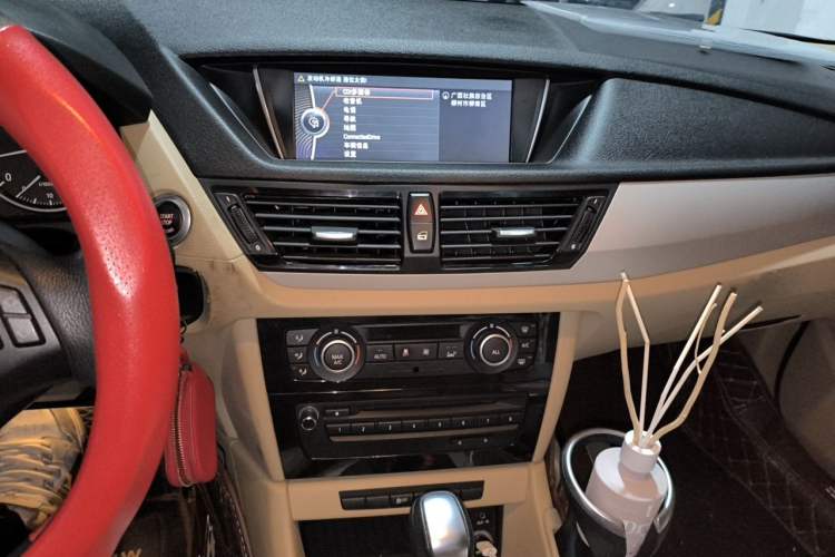 Used BMW X1 2012 sDrive18i Luxury Edition Audio And AC Panel