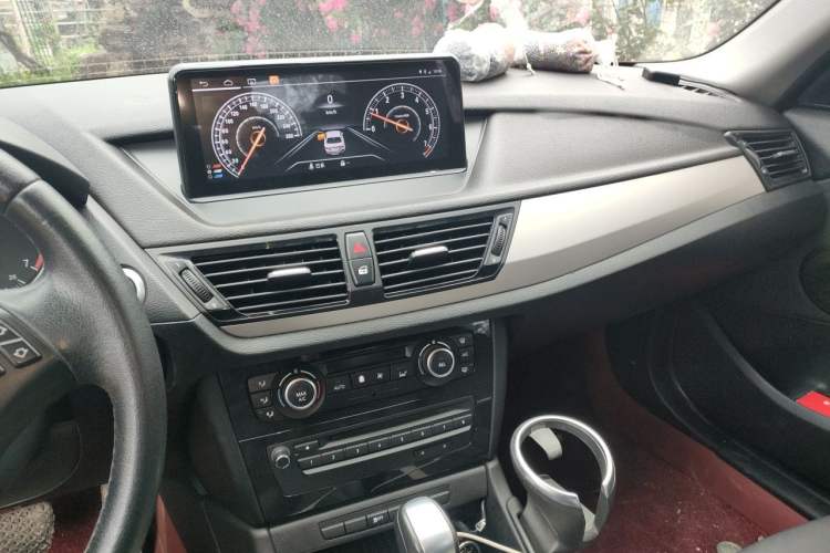 Used BMW X1 2012 sDrive18i Luxury Edition Audio And AC Panel