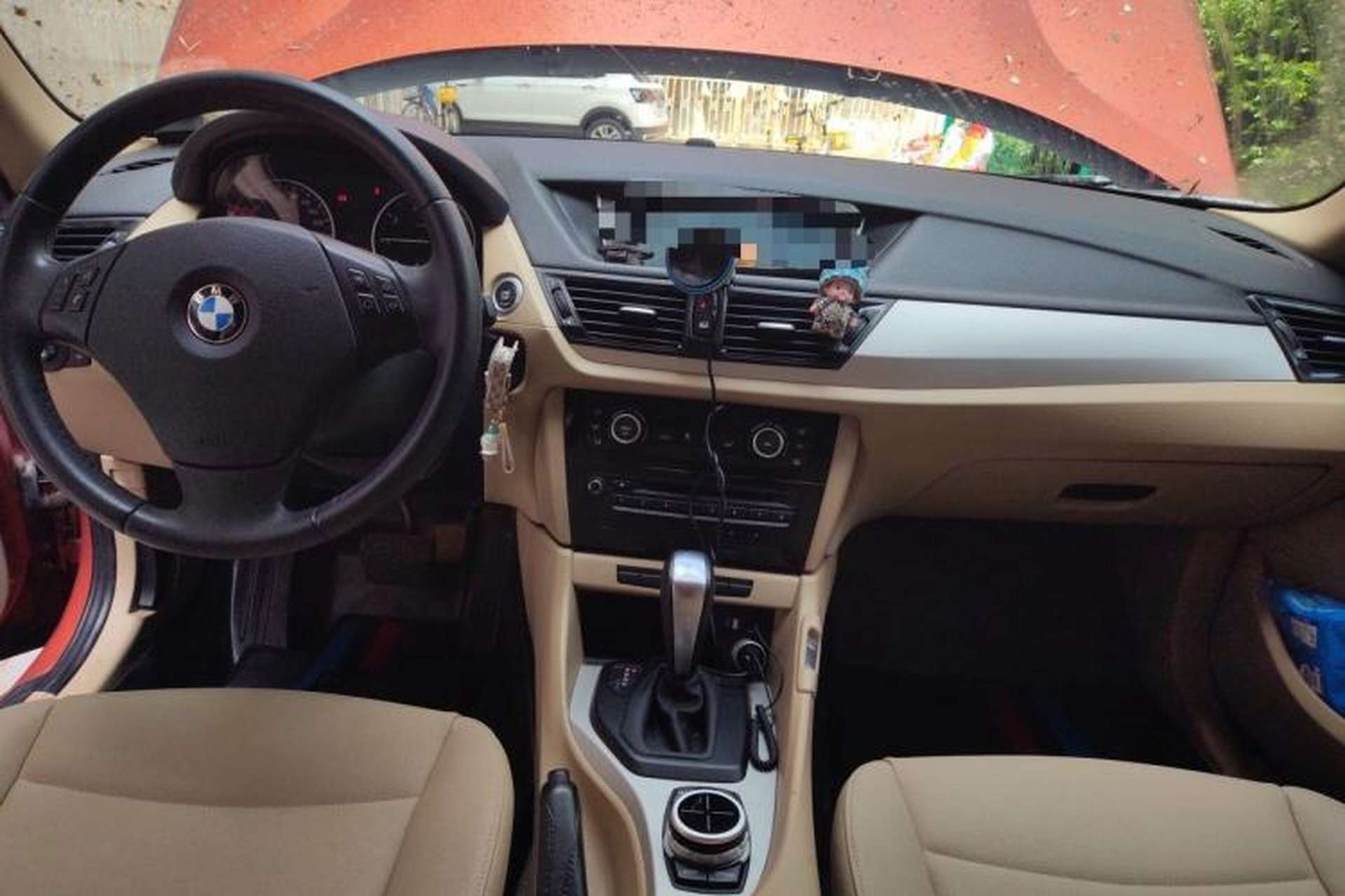 Used BMW X1 2012 sDrive18i Luxury Edition Center Console