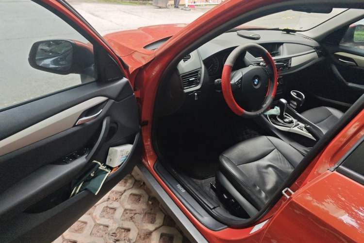 Used BMW X1 2012 sDrive18i Luxury Edition Driver Seat