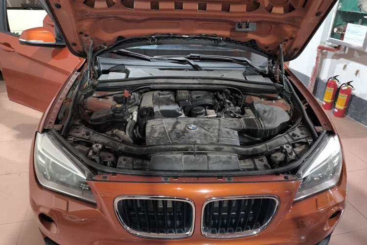 Used BMW X1 2012 sDrive18i Luxury Edition Engine Bay
