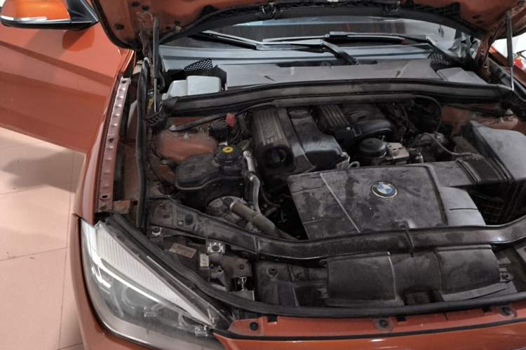 Used BMW X1 2012 sDrive18i Luxury Edition Engine Bay Right