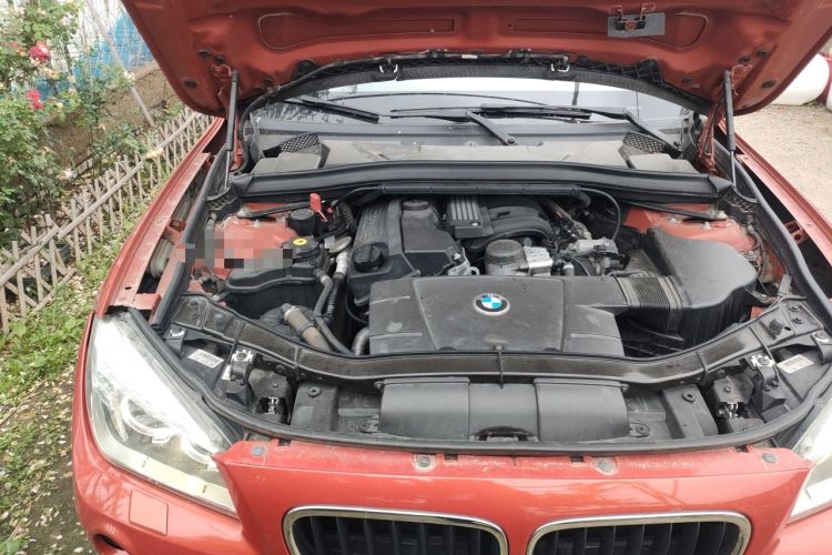 Used BMW X1 2012 sDrive18i Luxury Edition Engine Bay Right