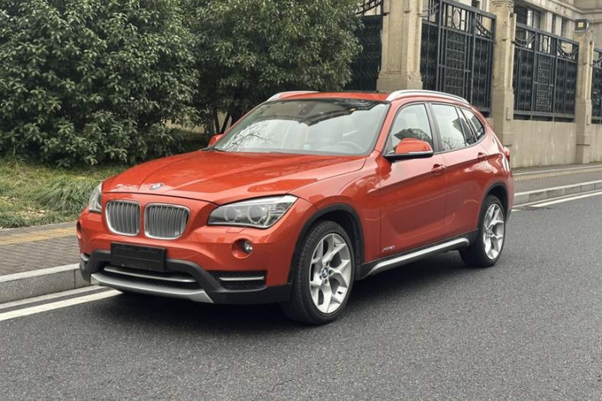 Used BMW X1 2012 xDrive20i Front Left 45 Deg