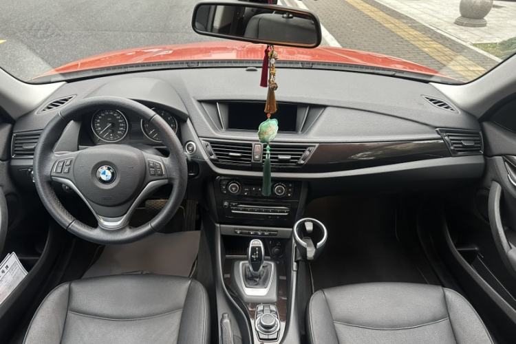 Used BMW X1 2012 xDrive20i Interior 1