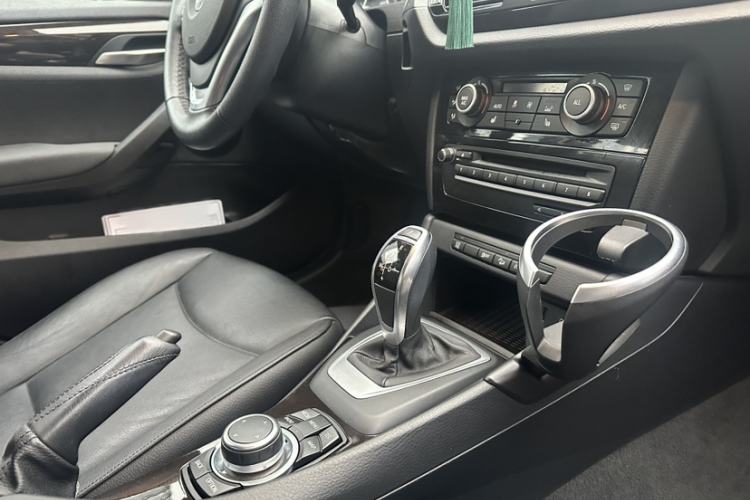 Used BMW X1 2012 xDrive20i Interior 3
