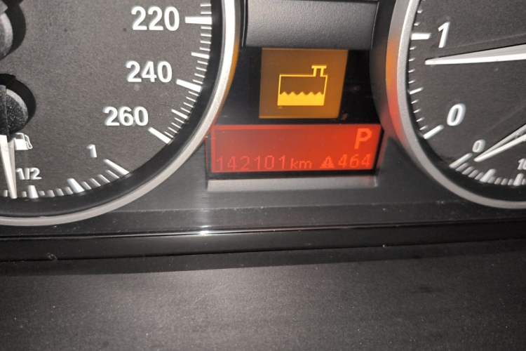 Used BMW X1 2012 sDrive18i Luxury Edition Odometer Close Up