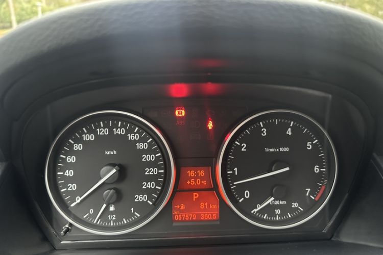Used BMW X1 2012 xDrive20i Odometer Close Up