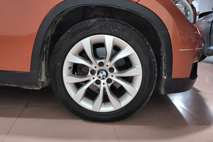 Used BMW X1 2012 sDrive18i Luxury Edition Right Front Wheel Hub