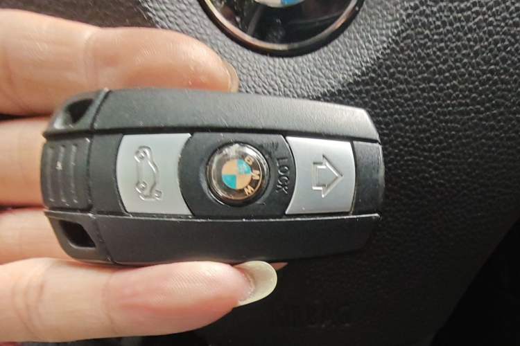 Used BMW X1 2012 sDrive18i Luxury Edition Vehicle Key