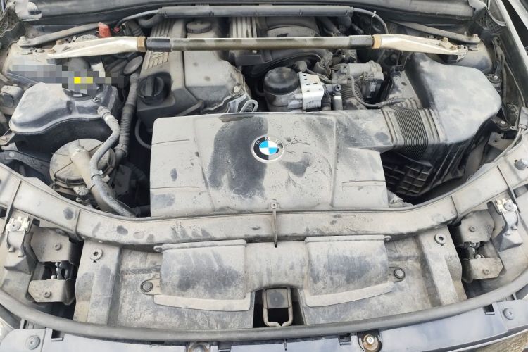 Used BMW X1 2013 sDrive18i Fashion Model Engine Bay