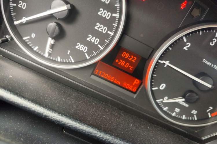 Used BMW X1 2013 sDrive18i Fashion Model Odometer Close Up