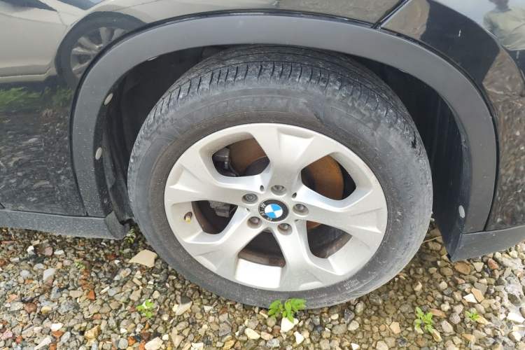 Used BMW X1 2013 sDrive18i Fashion Model Right Front Wheel Hub