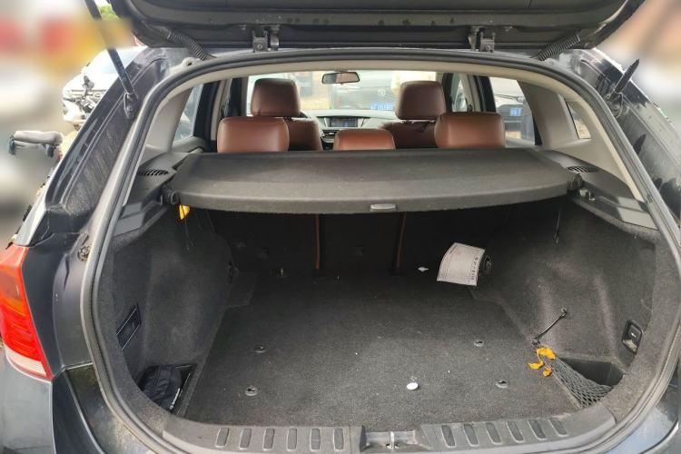 Used BMW X1 2013 sDrive18i Fashion Model Trunk