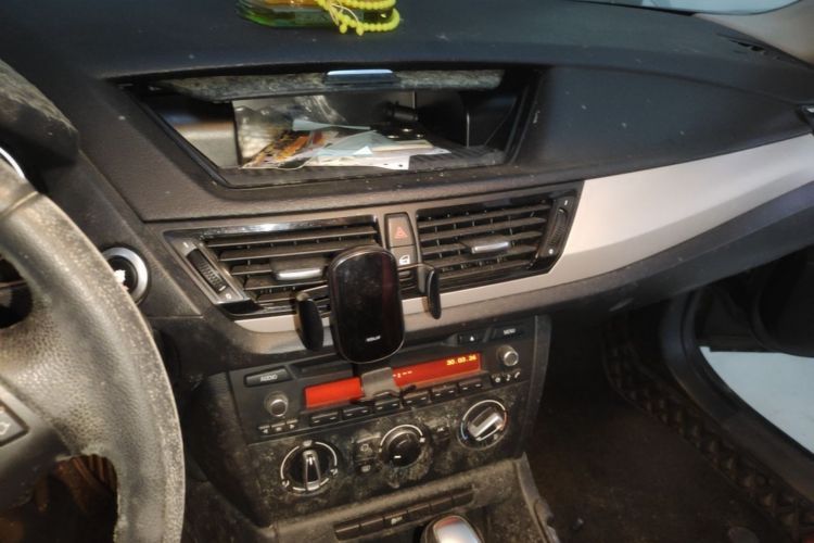 Used BMW X1 2013 sDrive18i Fashion Model Audio And AC Panel