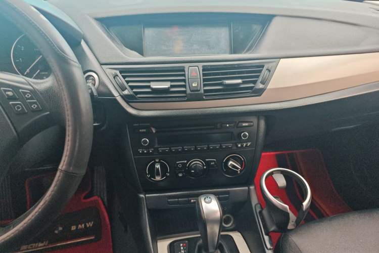 Used BMW X1 2013 sDrive18i Fashion Model Audio And AC Panel