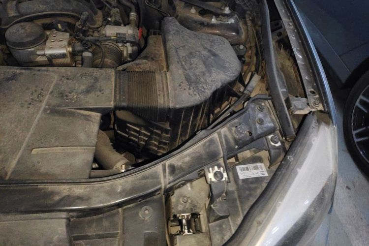 Used BMW X1 2013 sDrive18i Fashion Model Engine Bay Left