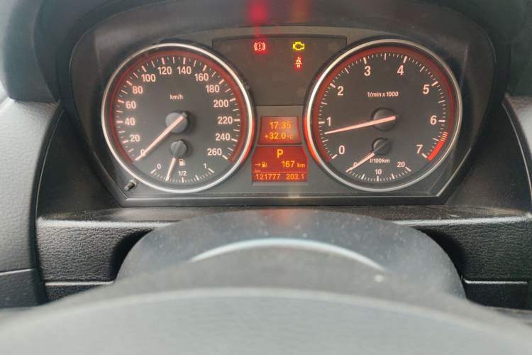 Used BMW X1 2013 sDrive18i Sport Design Package Odometer Close Up