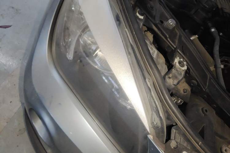 Used BMW X1 2013 sDrive18i Fashion Model Right Front Headlight