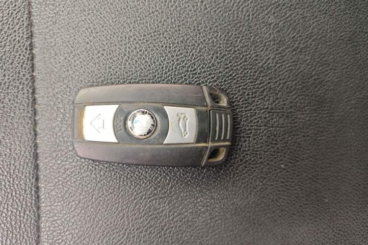 Used BMW X1 2013 sDrive18i Fashion Model Vehicle Key