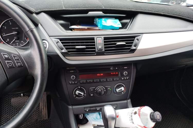 Used BMW X1 2013 sDrive18i Fashion Model Audio And AC Panel