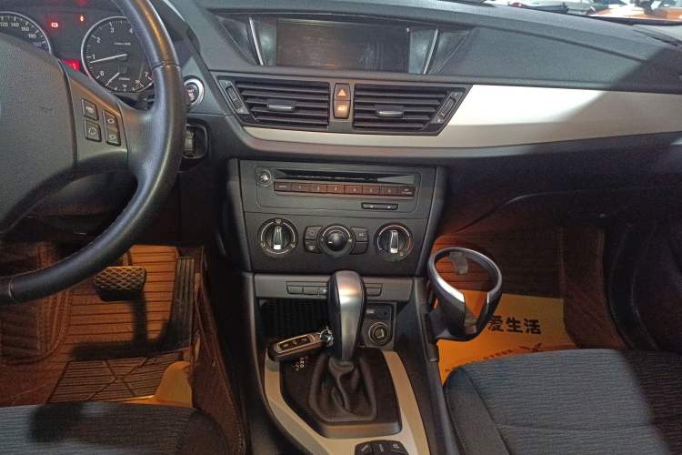 Used BMW X1 2013 sDrive18i Fashion Model Audio And AC Panel