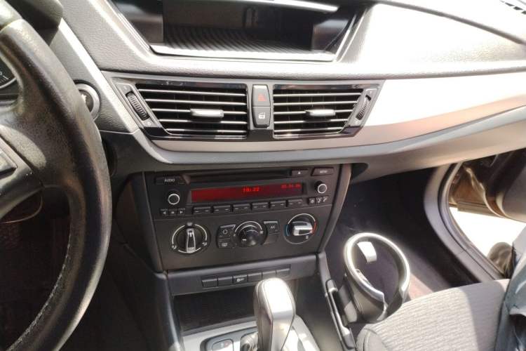 Used BMW X1 2013 sDrive18i Fashion Model Audio And AC Panel