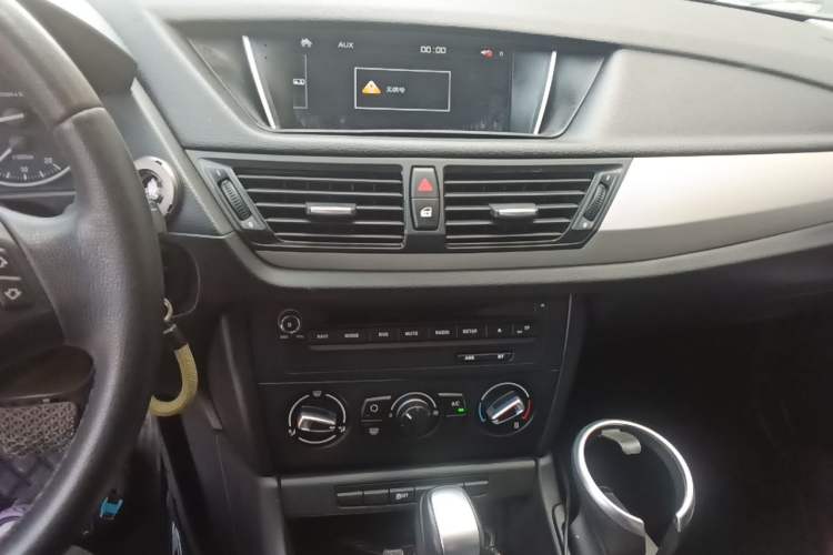 Used BMW X1 2013 sDrive18i Fashion Model Audio And AC Panel