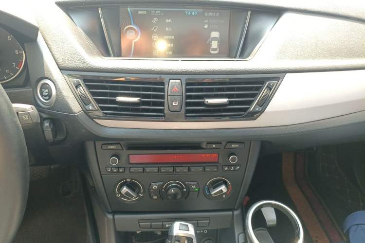 Used BMW X1 2013 sDrive18i Fashion Model Audio And AC Panel
